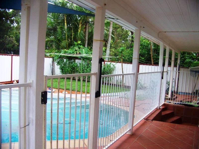 4 Cotton Tree, Macleay Island QLD 4184
