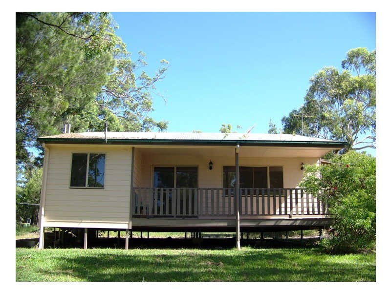 4 Oomool Street, Macleay Island QLD 4184