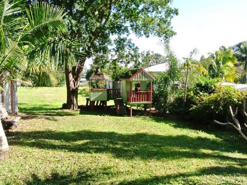 28 Vine, Macleay Island QLD 4184