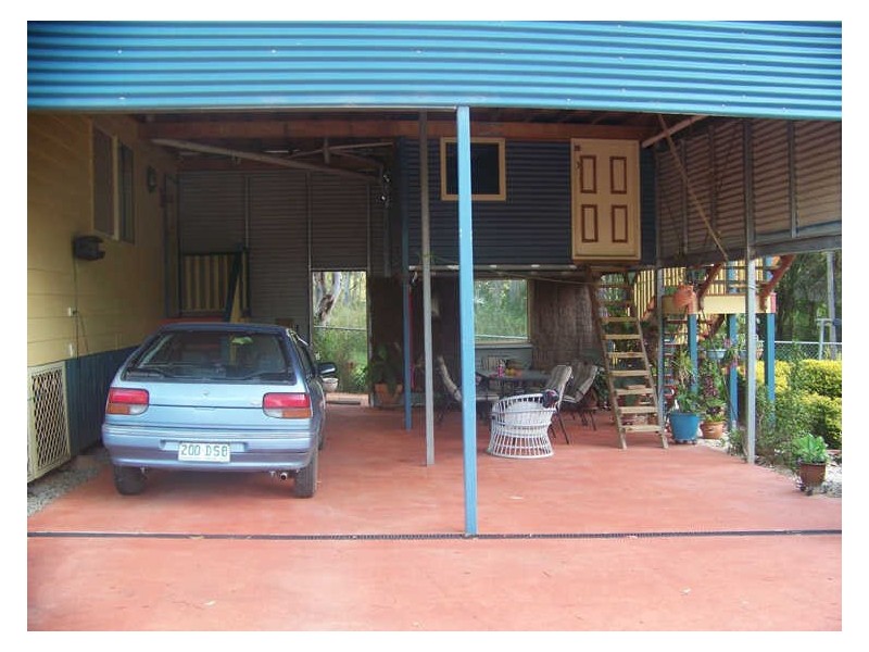 192 Lucas Drive, Lamb Island QLD 4184