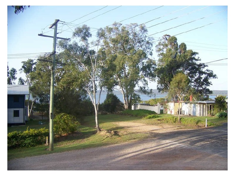 192 Lucas Drive, Lamb Island QLD 4184