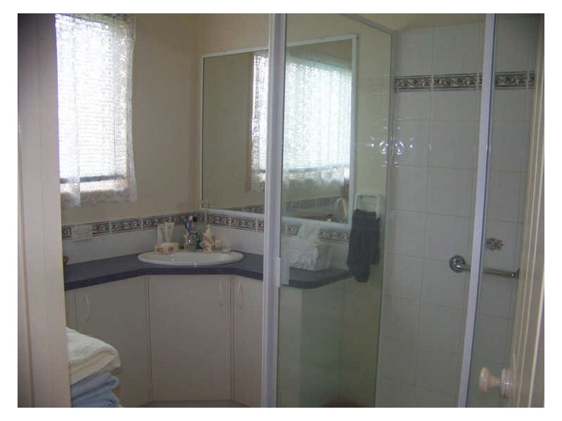 9 Lovell Parade, Lamb Island QLD 4184