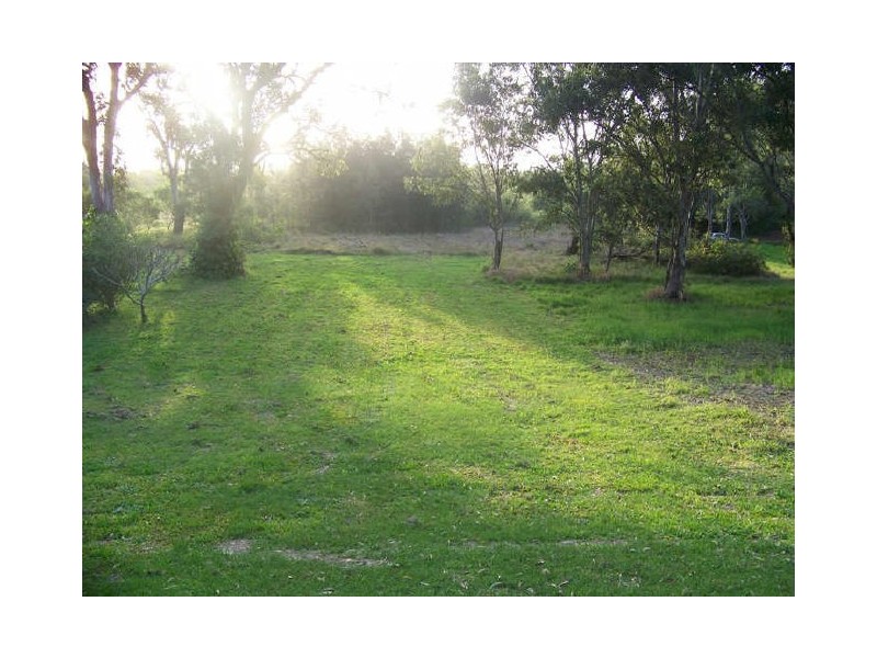 176 Lucas Drive, Lamb Island QLD 4184
