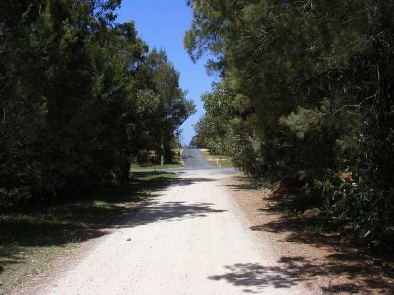 40-42 Hastings Terrace, Macleay Island QLD 4184
