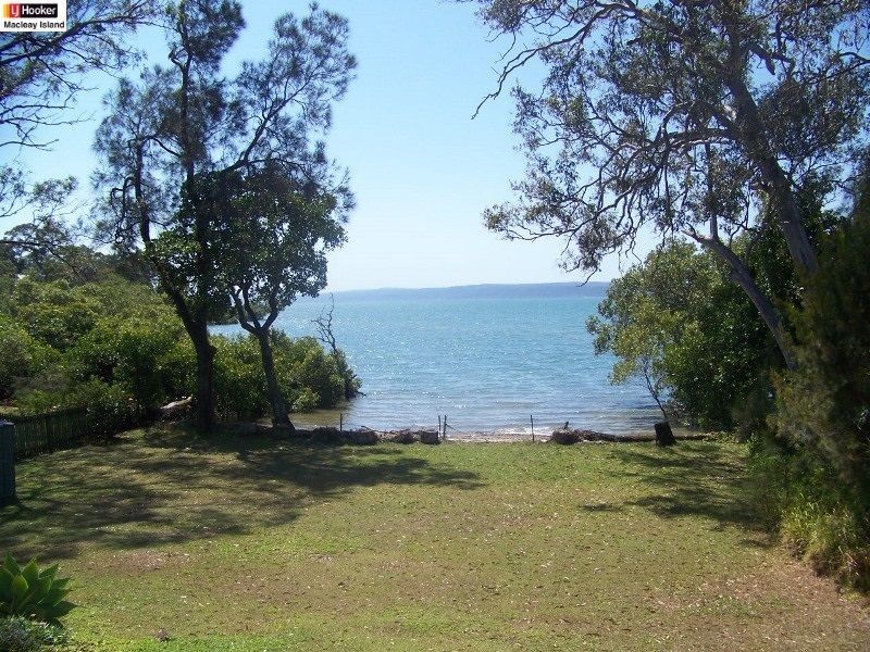 37 Jan Street, Macleay Island QLD 4184