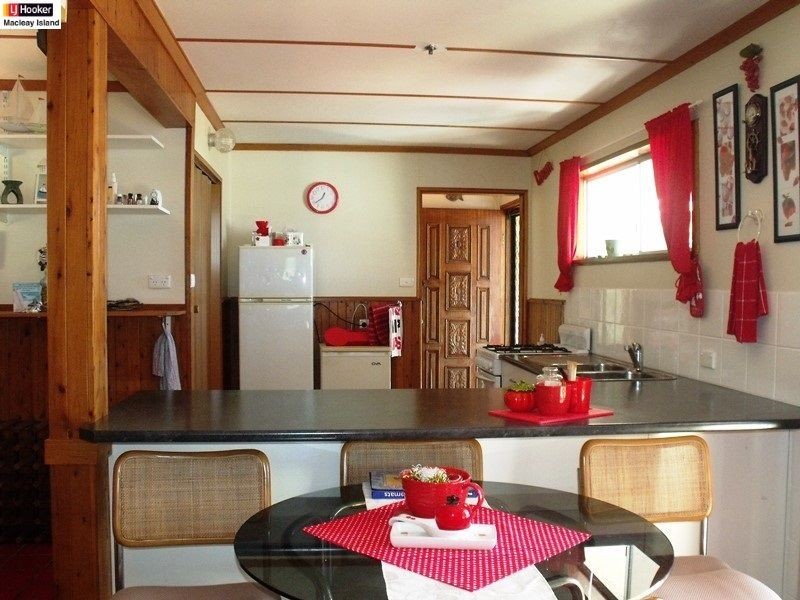 37 Jan Street, Macleay Island QLD 4184