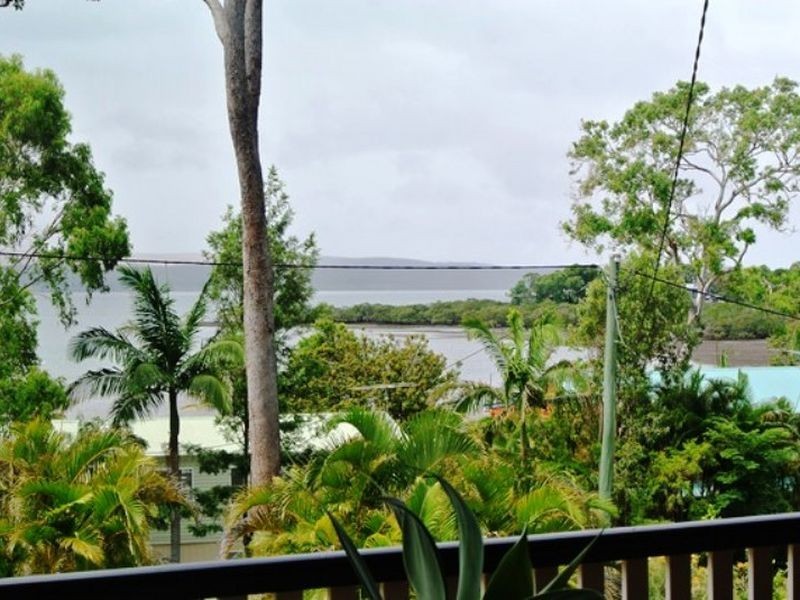 54 Beelong Street, Macleay Island QLD 4184