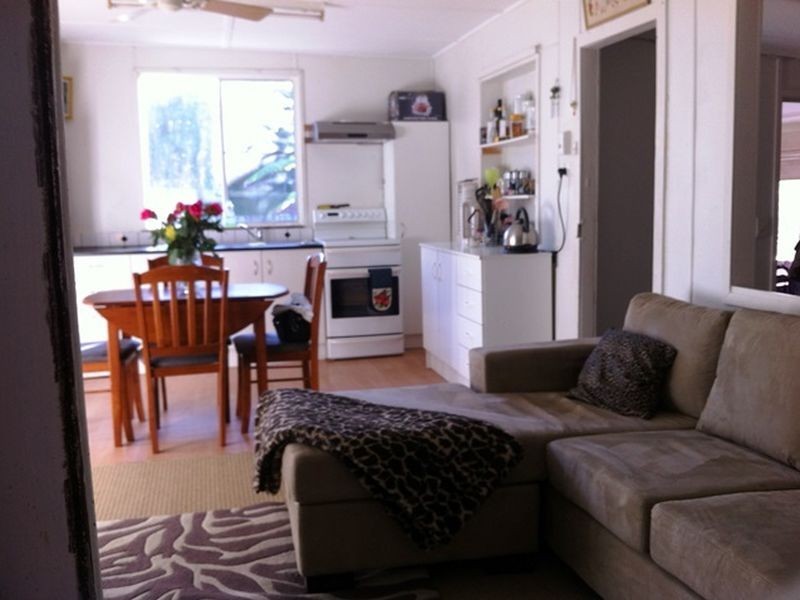 29 Charles Tce, Macleay Island QLD 4184