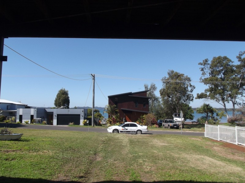 5 Coorong St, Macleay Island QLD 4184