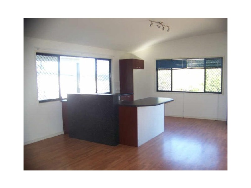 21 Oomool St, Macleay Island QLD 4184