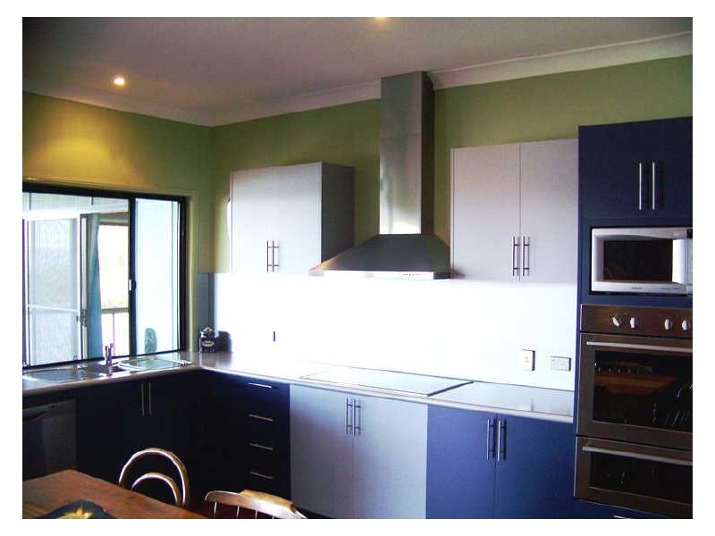 8 Alawa Street, Macleay Island QLD 4184