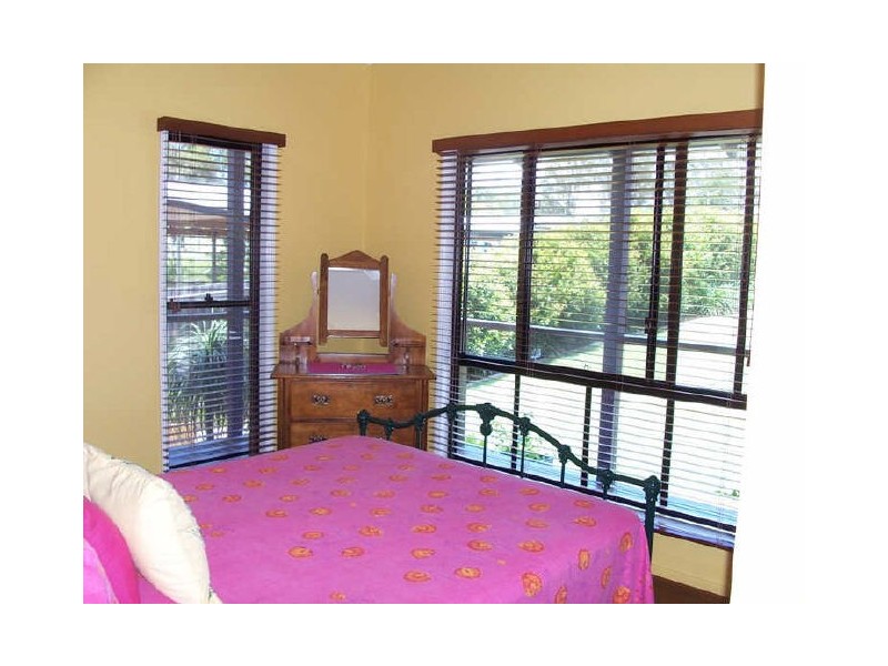 8 Alawa Street, Macleay Island QLD 4184