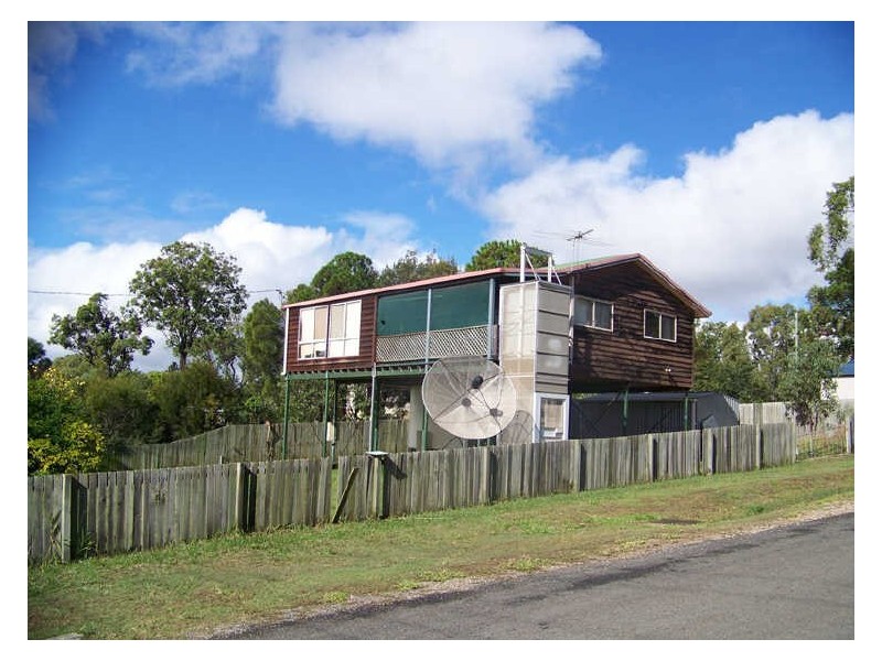 42 Francis Rd, Macleay Island QLD 4184