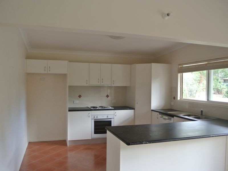 2 Cathy Street, Macleay Island QLD 4184