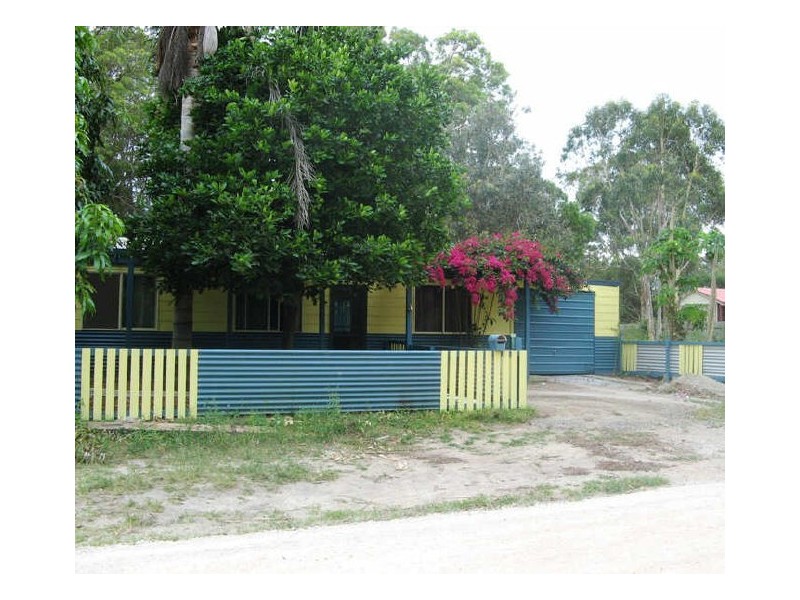 11 Robin, Macleay Island QLD 4184