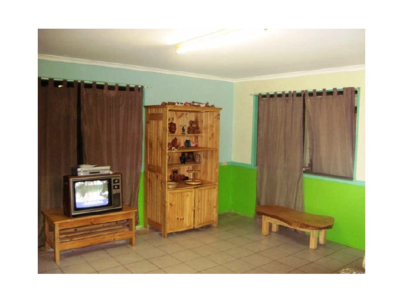 11 Robin, Macleay Island QLD 4184