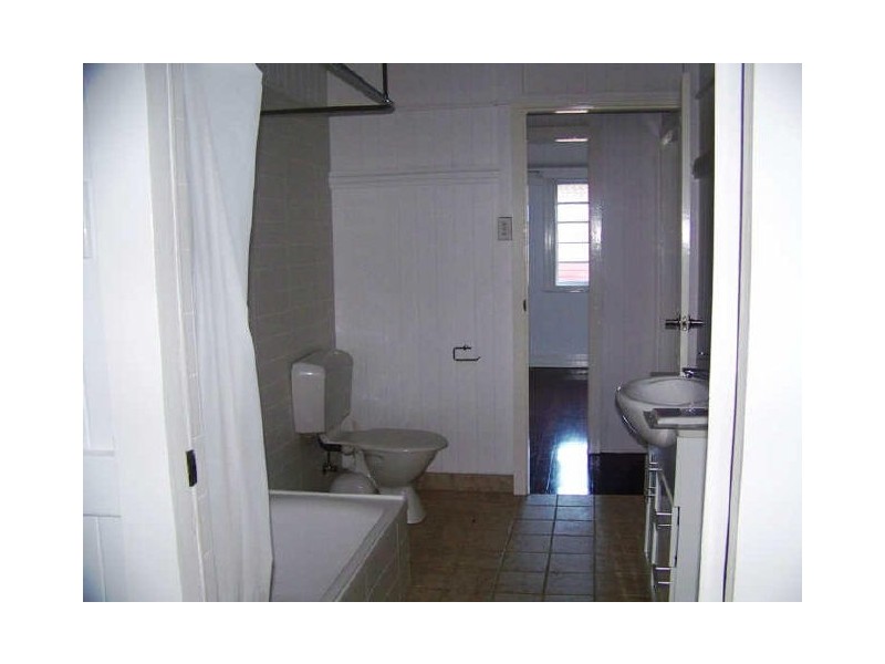 9 Kalara St, Macleay Island QLD 4184