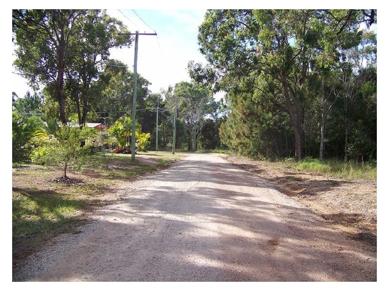 10 Peace St, Lamb Island QLD 4184