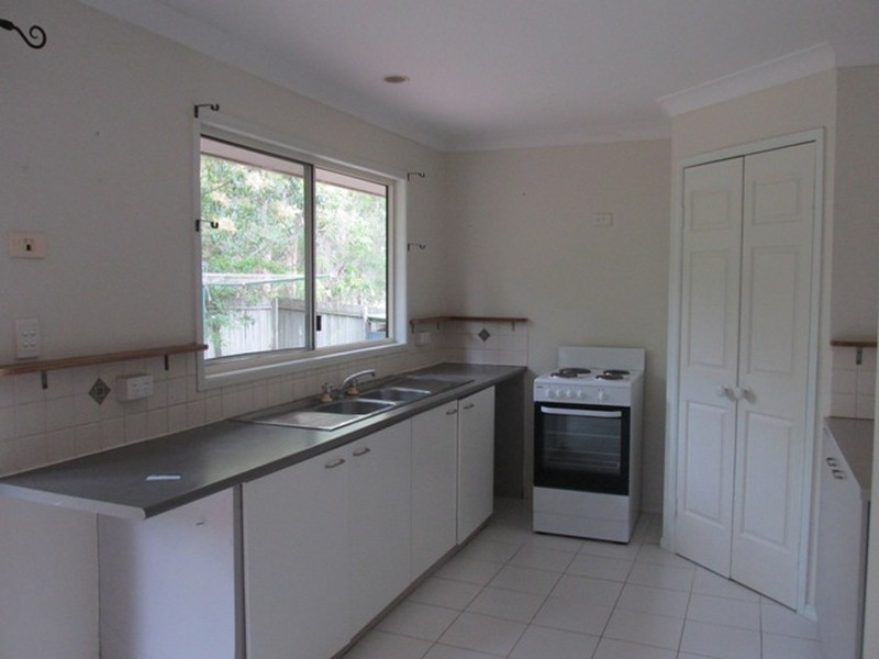 10 Scotts Road, Macleay Island QLD 4184