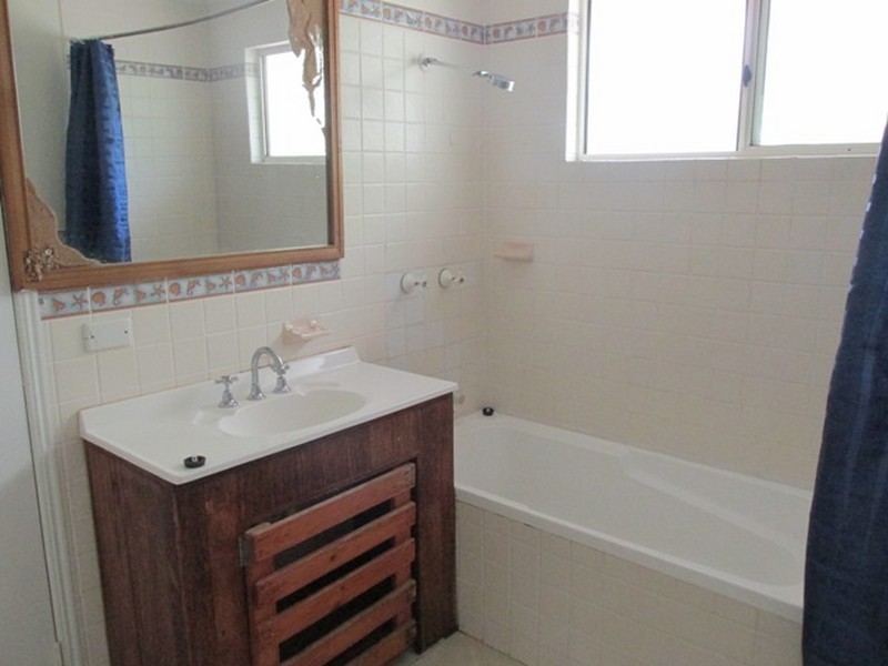 10 Scotts Road, Macleay Island QLD 4184