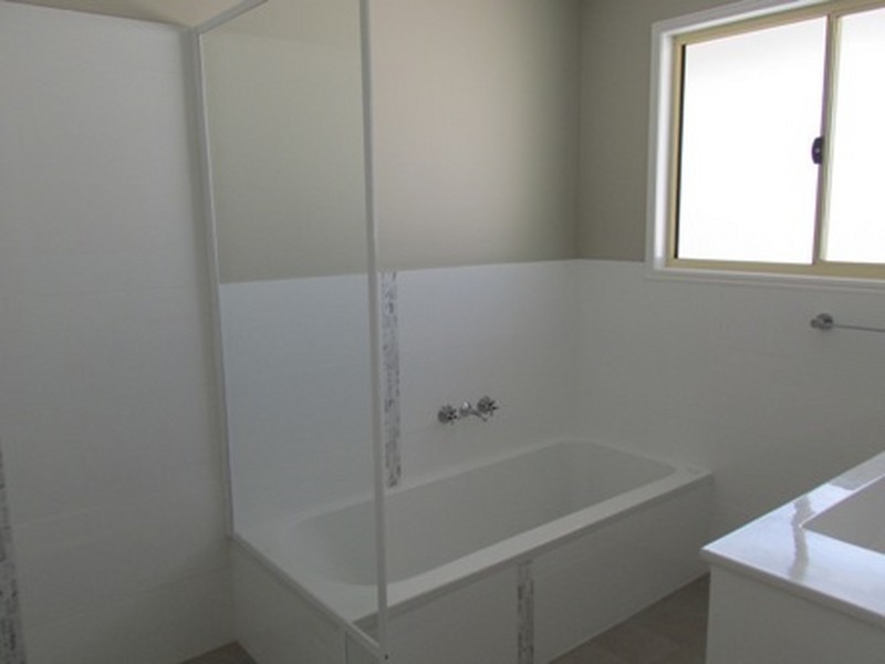 38 Crest Haven, Lamb Island QLD 4184