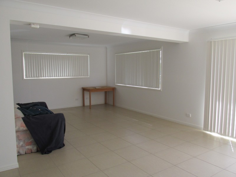 38 Crest Haven, Lamb Island QLD 4184
