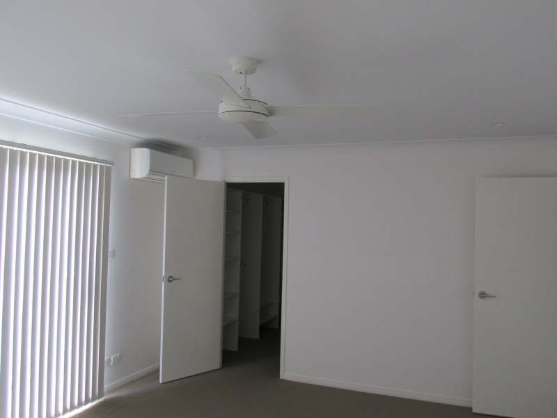 38 Crest Haven, Lamb Island QLD 4184