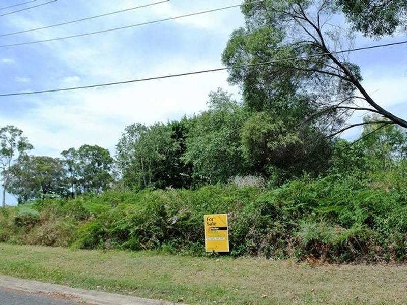 24 Waterside Drive, Macleay Island QLD 4184