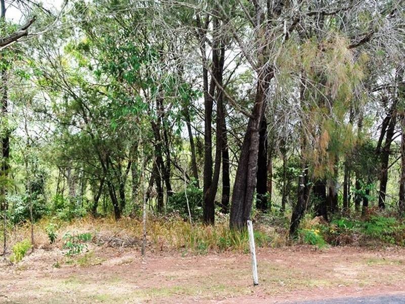 24 Waterside Drive, Macleay Island QLD 4184