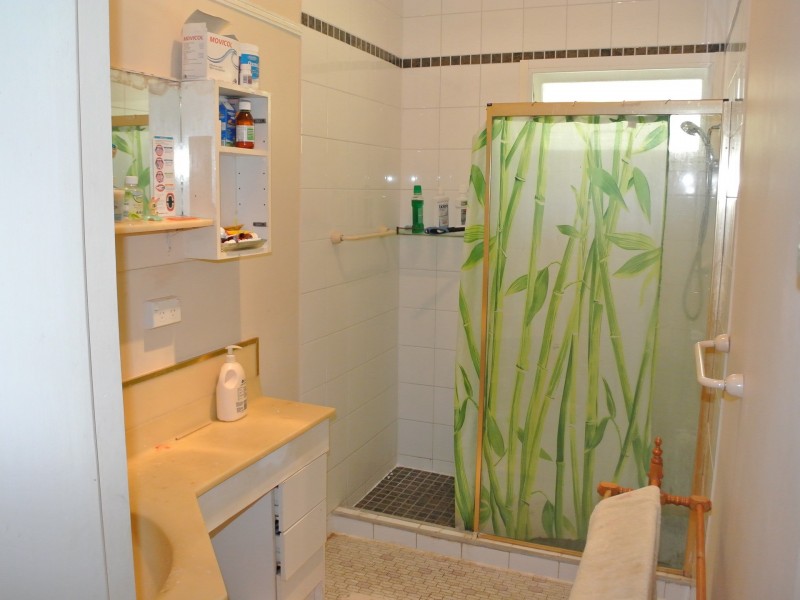 11 Noondoo Street, Macleay Island QLD 4184