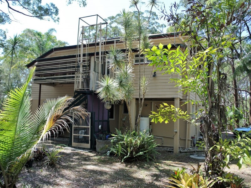 11 Noondoo Street, Macleay Island QLD 4184