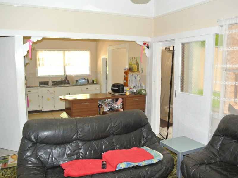 11 Noondoo Street, Macleay Island QLD 4184