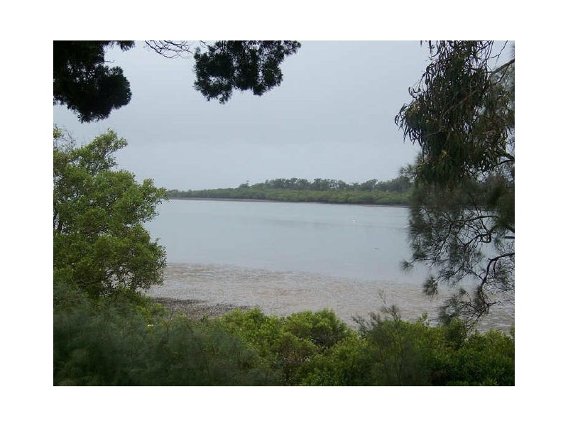 35 Jan St, Macleay Island QLD 4184