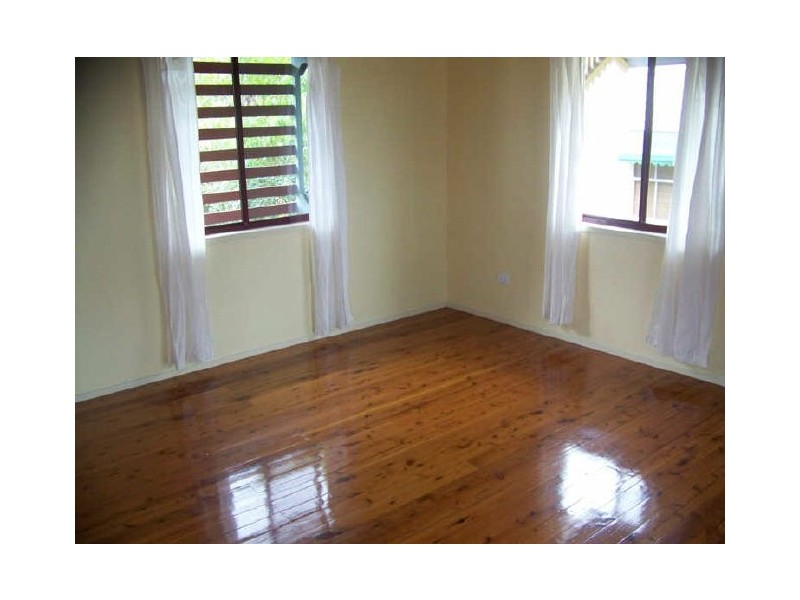 35 Jan St, Macleay Island QLD 4184