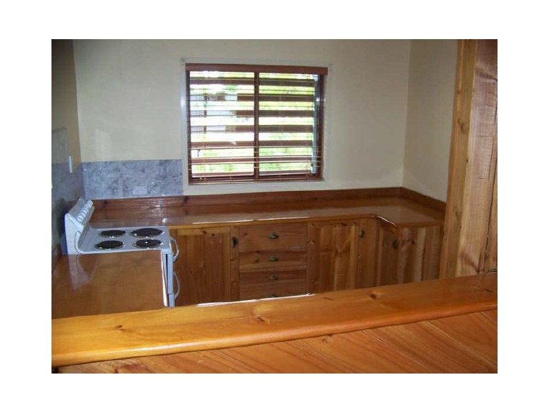 35 Jan St, Macleay Island QLD 4184