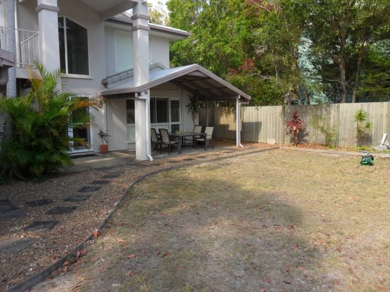 18 The Esplanade, Karragarra Island QLD 4184
