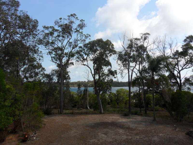 18 The Esplanade, Karragarra Island QLD 4184