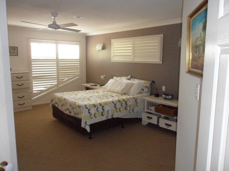 18 The Esplanade, Karragarra Island QLD 4184