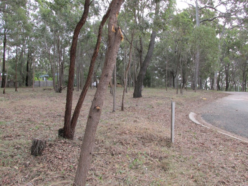 16 Ray Street, Macleay Island QLD 4184