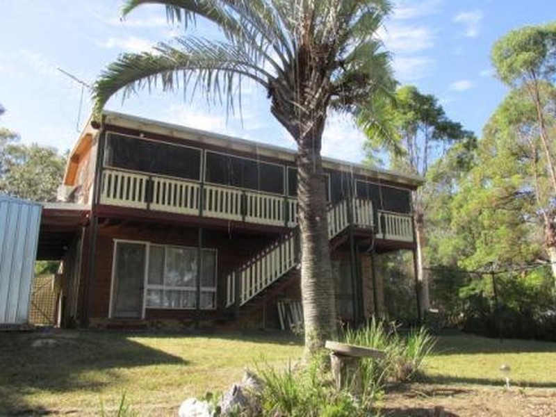 11 Piccaninny Street, Macleay Island QLD 4184