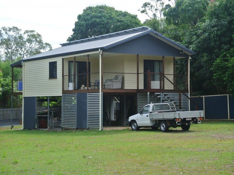 15 Alexander Street, Macleay Island QLD 4184