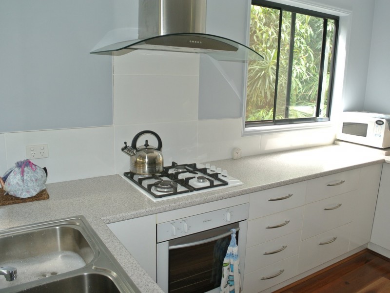15 Alexander Street, Macleay Island QLD 4184