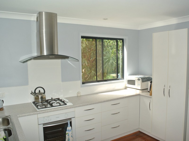 15 Alexander Street, Macleay Island QLD 4184