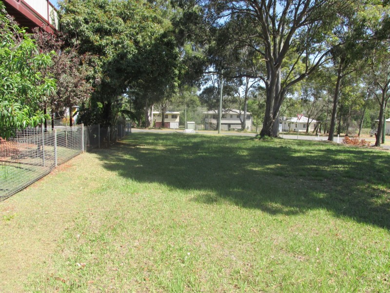 5 Cooee Cres, Macleay Island QLD 4184