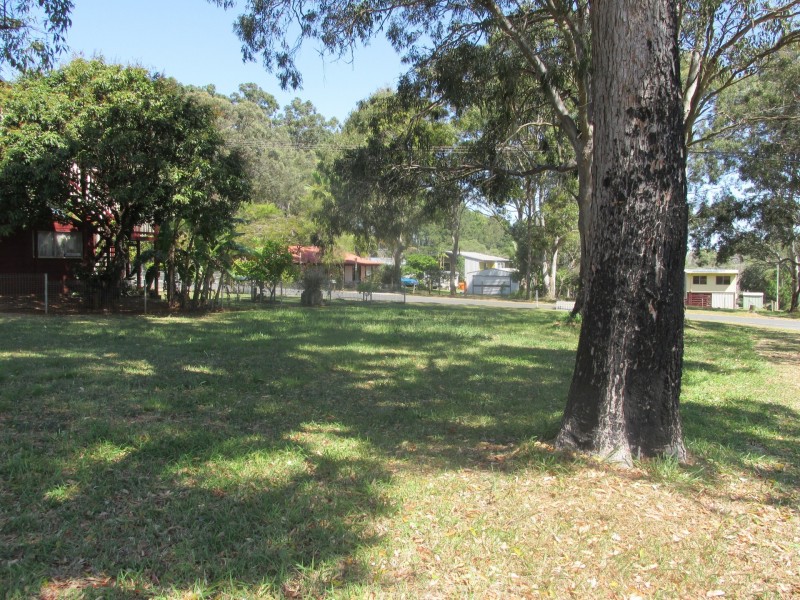 5 Cooee Cres, Macleay Island QLD 4184