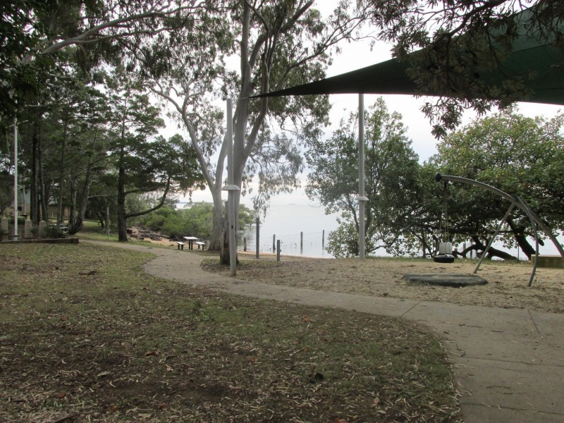 222 Kate Street, Macleay Island QLD 4184