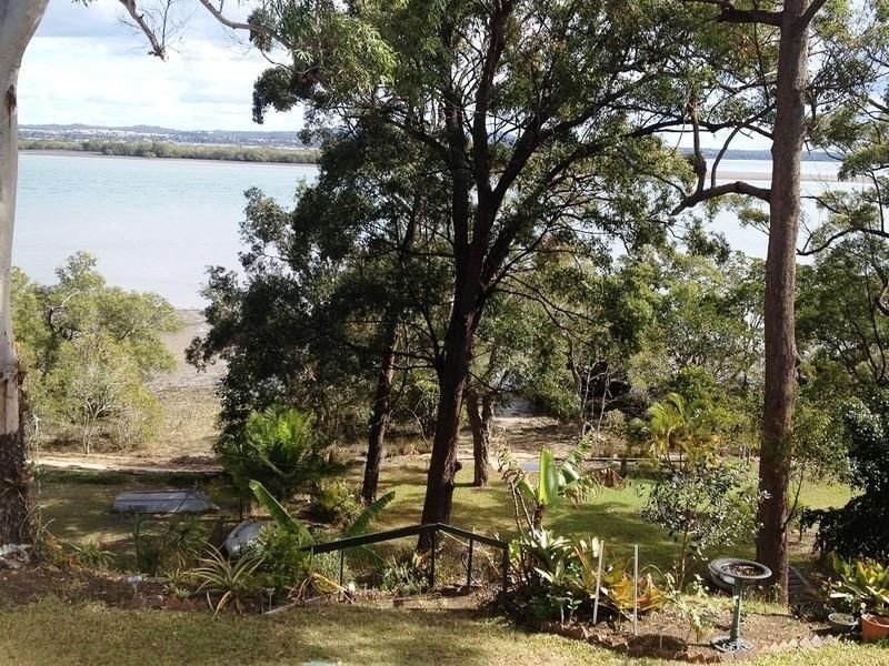 19 Coast Road, Macleay Island QLD 4184