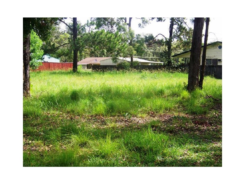 12 Flora st, Lamb Island QLD 4184