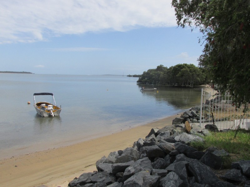 33 Kalara Street, Macleay Island QLD 4184