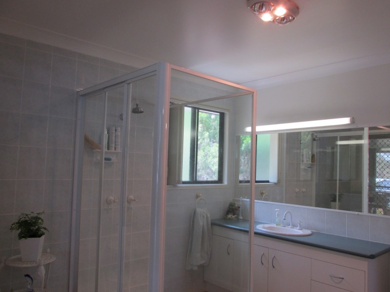 33 Kalara Street, Macleay Island QLD 4184